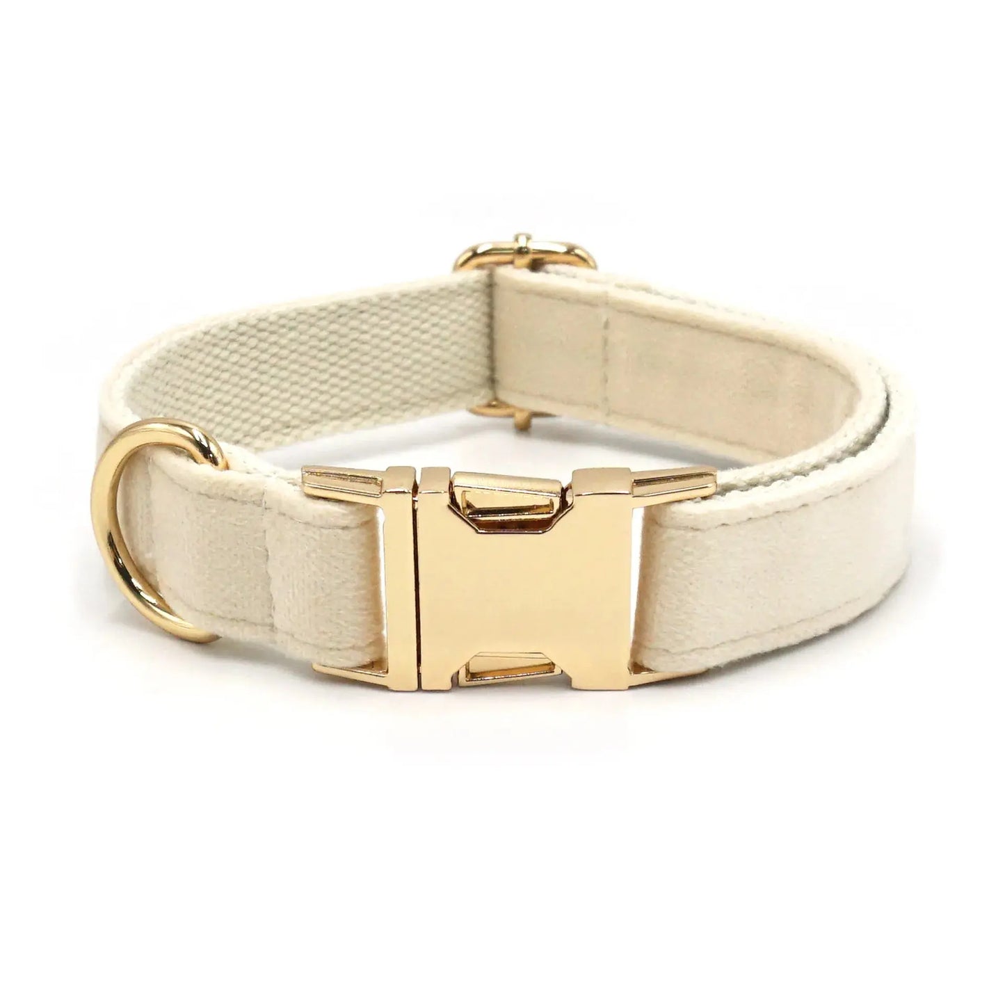 Gehsets aus cremefarbenem Samt