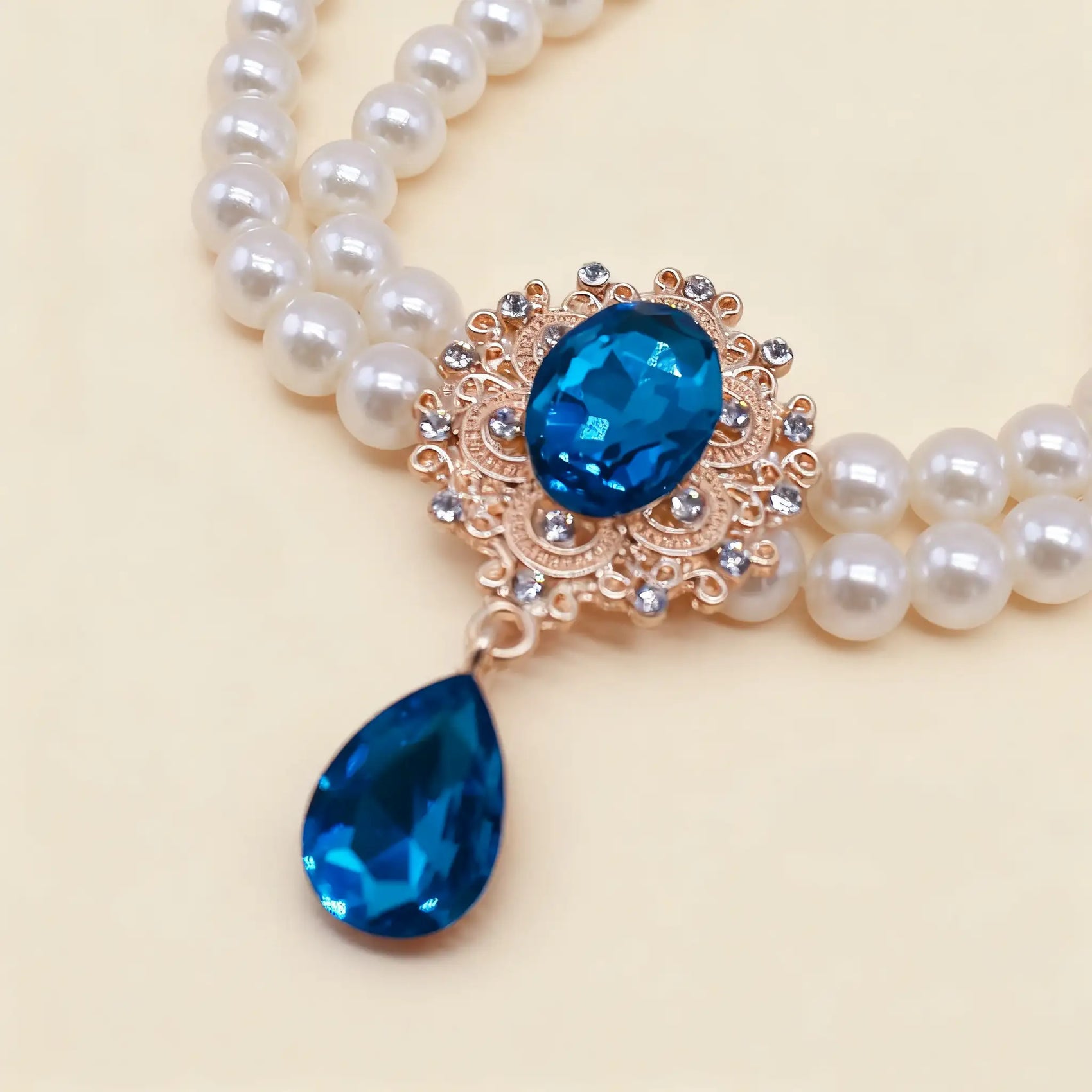 Double Layer Pearl Necklace with Gem Pendant for Pets