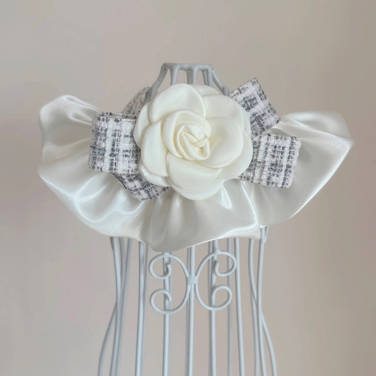 Chic Pet Bib Collar
