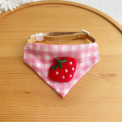 Niedliches kariertes Haustier-Bandana-Halsband