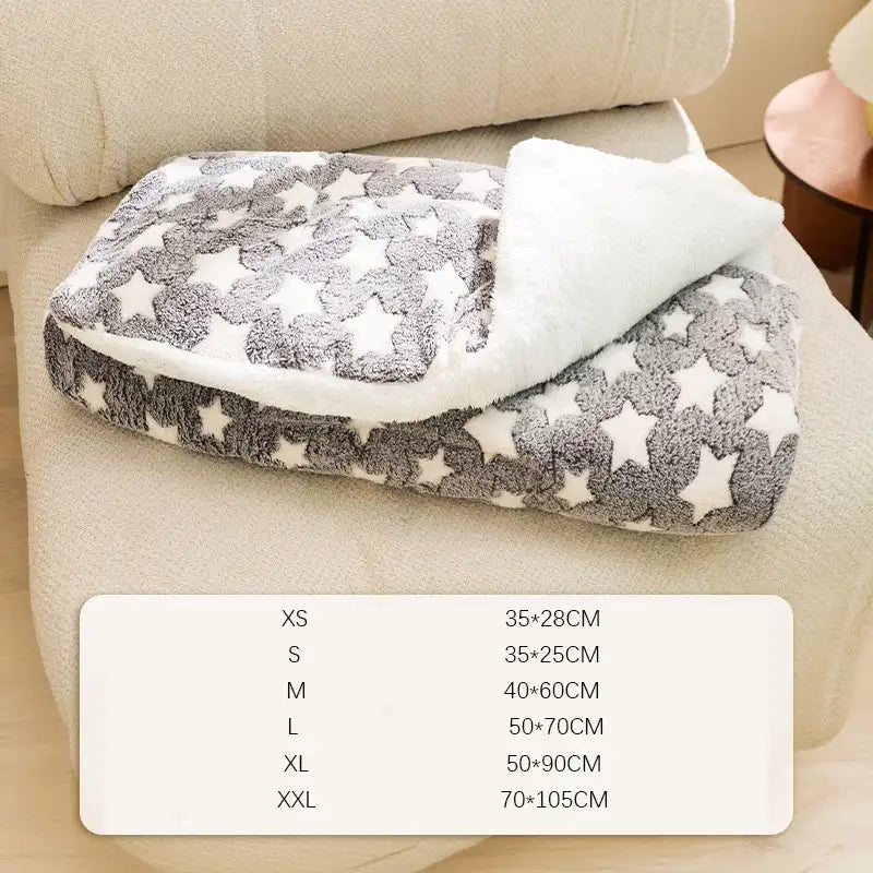 Premium Waterproof Fleece Pet Blanket – Soft Dog & Cat
