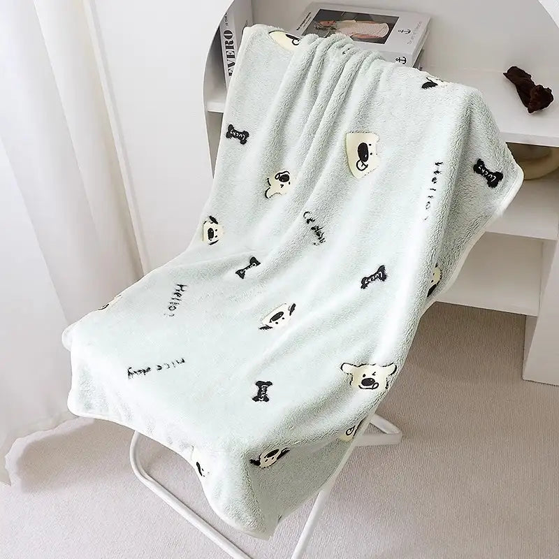 Soft Pet Blanket – Lightweight, Cozy, Washable Throw for Dogs & Cats